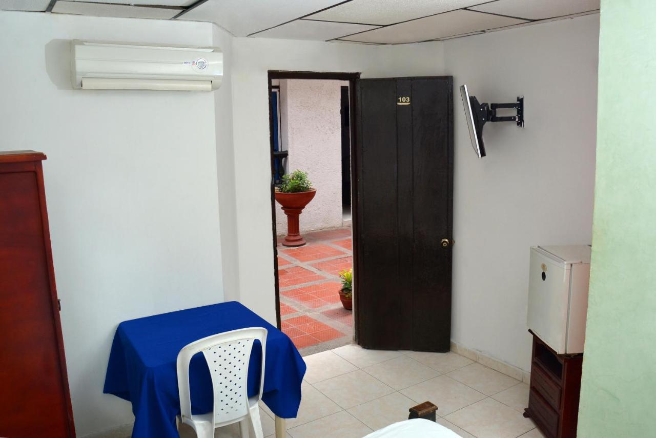 Hotel Andalucia Inn Santa Marta  Kültér fotó