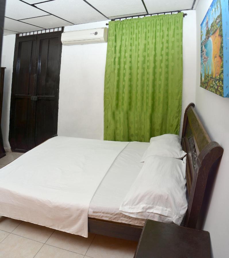 Hotel Andalucia Inn Santa Marta  Kültér fotó
