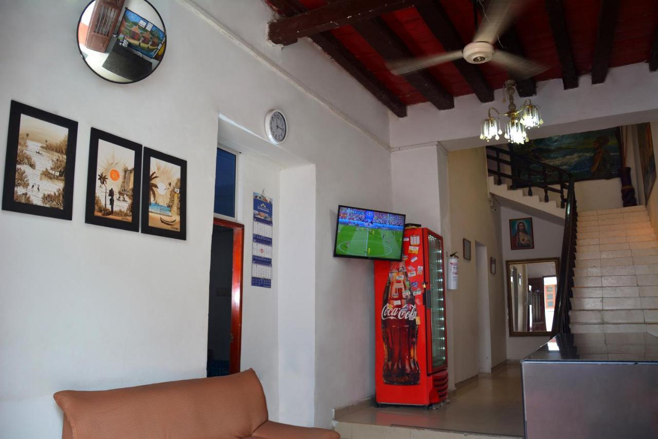 Hotel Andalucia Inn Santa Marta  Kültér fotó