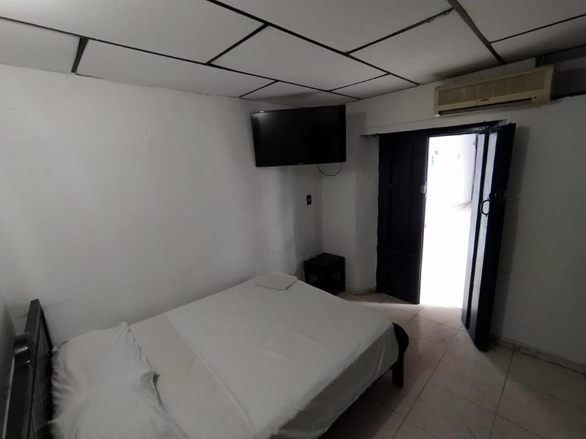 Hotel Andalucia Inn Santa Marta  Kültér fotó